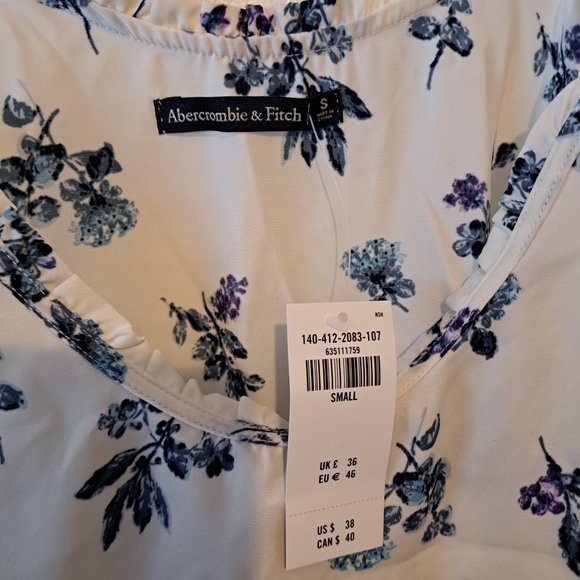NWT Abercrombie Cami White Floral Women's S - Picture 3 of 4